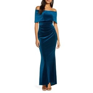 Vince Camuto Christmas Holiday Velvet Trumpet Gown